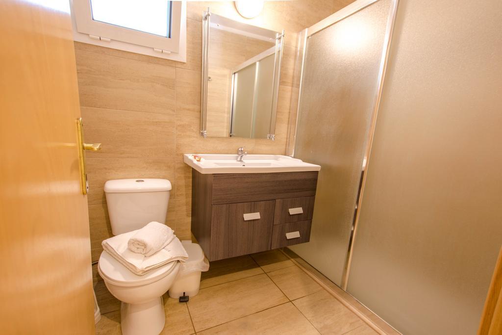Frixos Hotel Малиа Экстерьер фото