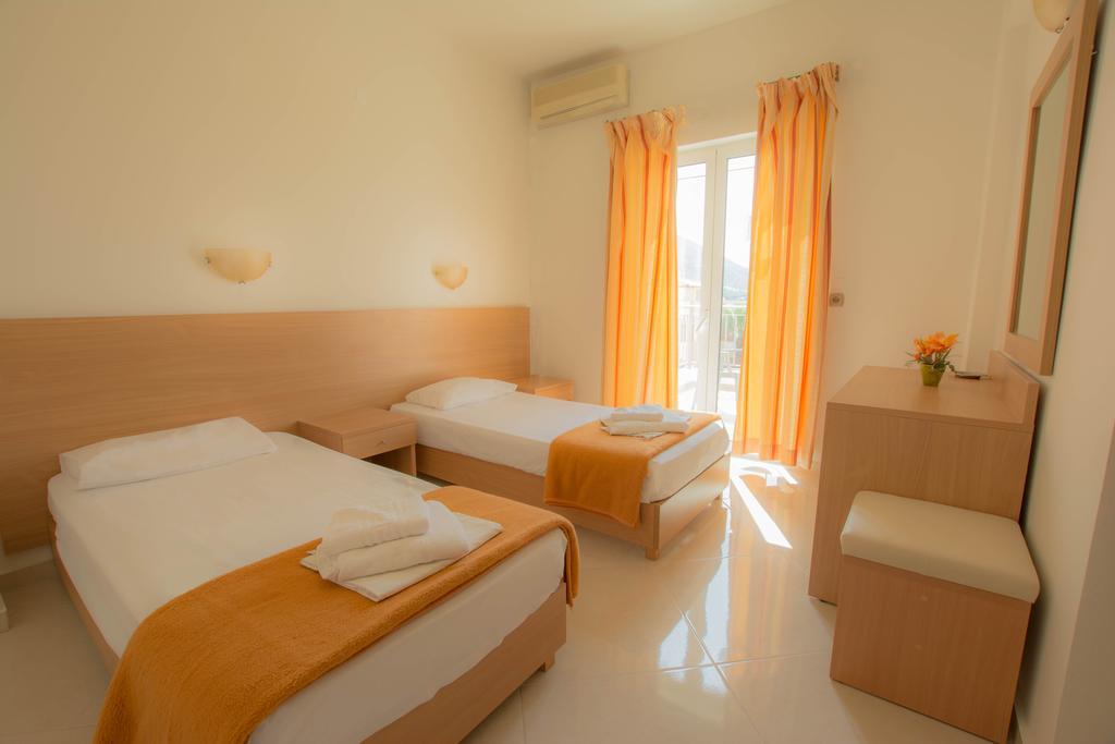 Frixos Hotel Малиа Экстерьер фото