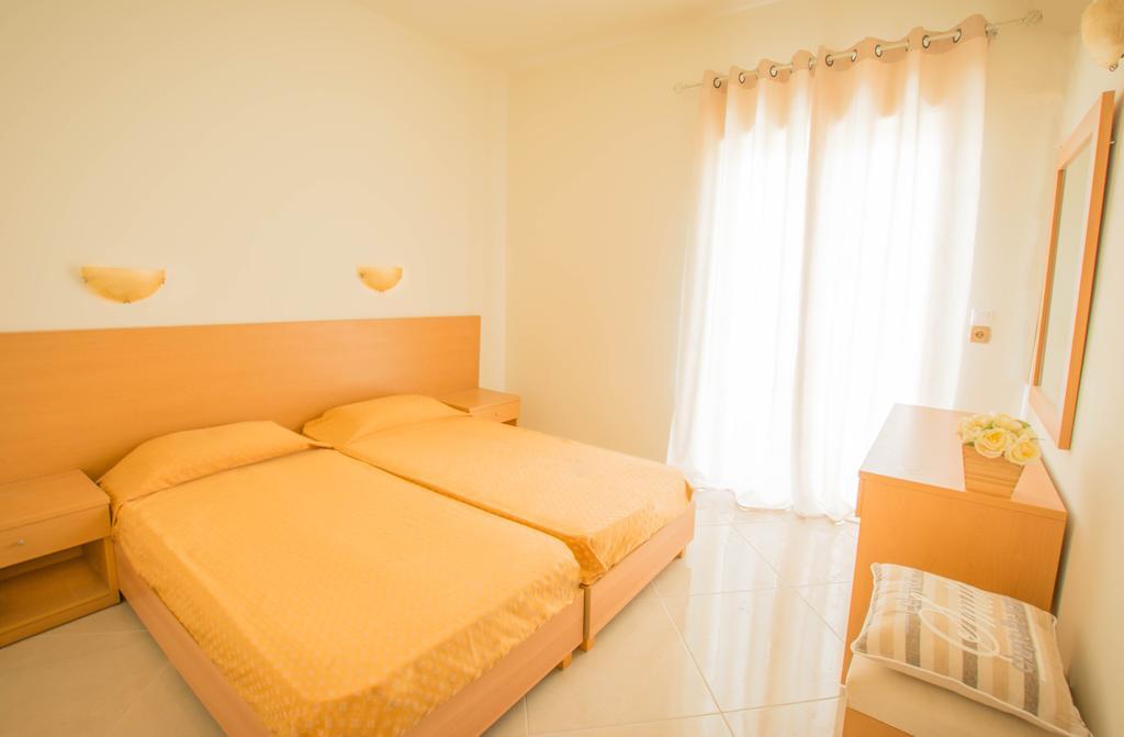 Frixos Hotel Малиа Экстерьер фото